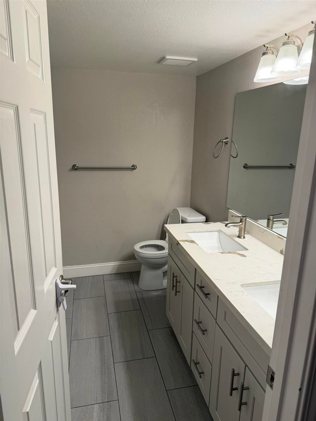 Photo of 301 301 Kenbrook Cir Cir, San Jose, CA 95111 (MLS # 41121661)