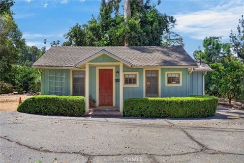 Photo of 6190 Hawarden DR, Riverside, CA 92506 (MLS # IV26199739)