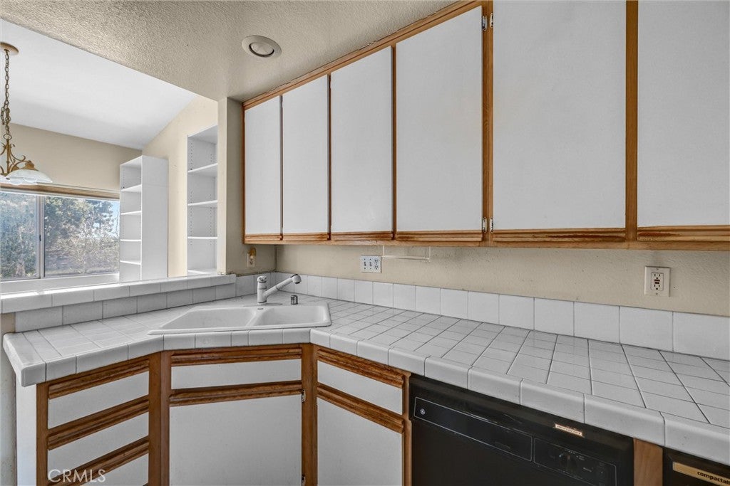 360 Villa Point Drive, Newport Beach CA 92660 - Photo 15