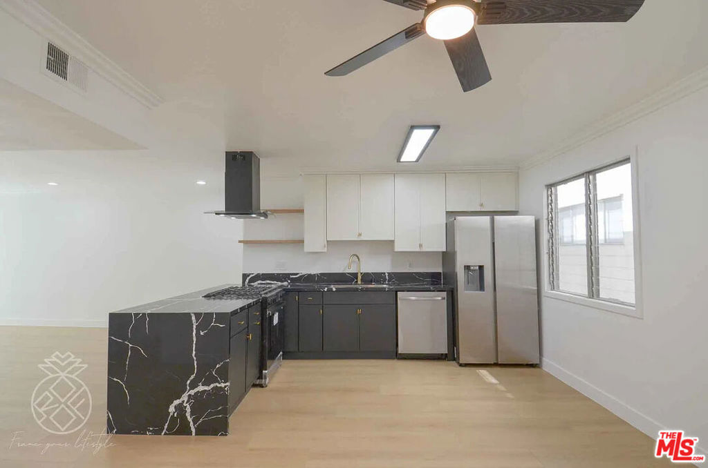 Properties 4 1247 Berkeley Street