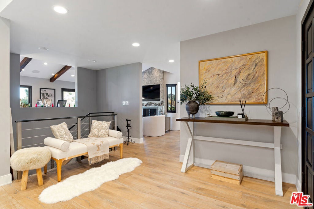 4920 Llano Drive, Woodland Hills CA 91364