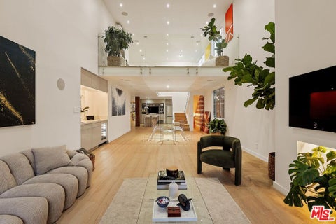 Photo of 1129 Larrabee Street #7, West Hollywood, CA 90069 (MLS # 26102768)