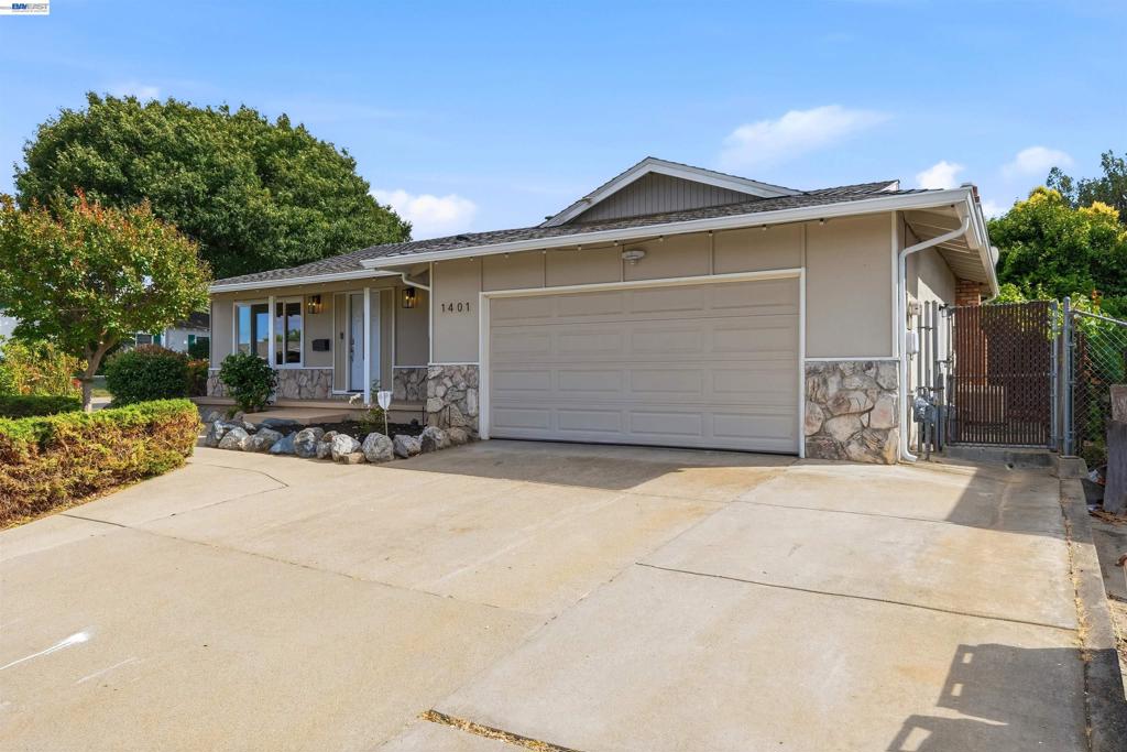 1401 Monterey Dr