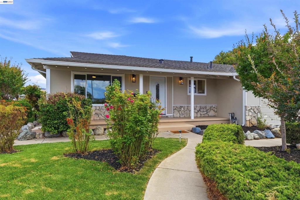 1401 Monterey Dr
