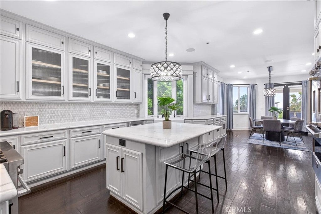 195 Flowerfield Lane