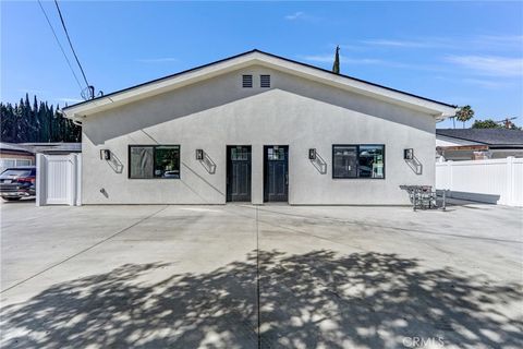 Photo of 6827 Ranchito Avenue, Van Nuys, CA 91405 (MLS # GD25233593) Photo of 6827 Ranchito Avenue, Van Nuys, CA 91405 (MLS # GD25233593)