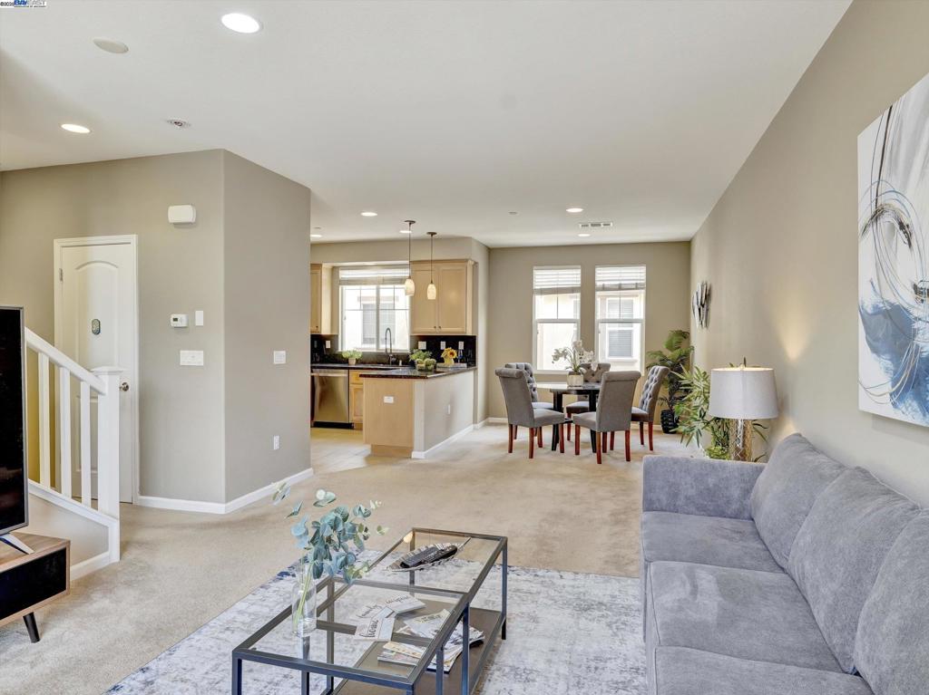 MONTAGE - Residential