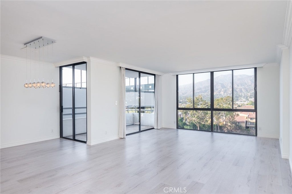 343 E Pioneer Drive 802