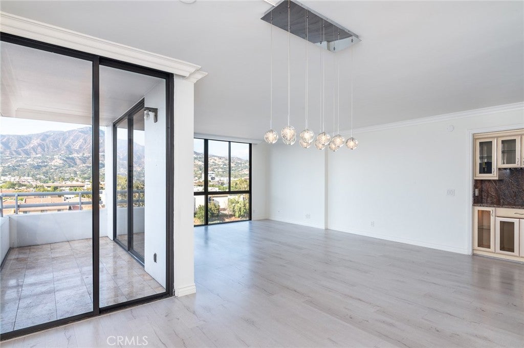 343 E Pioneer Drive 802