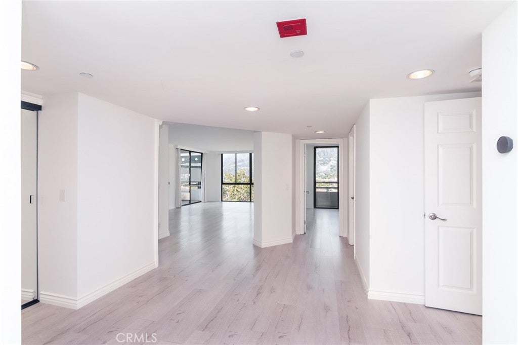 343 E Pioneer Drive 802