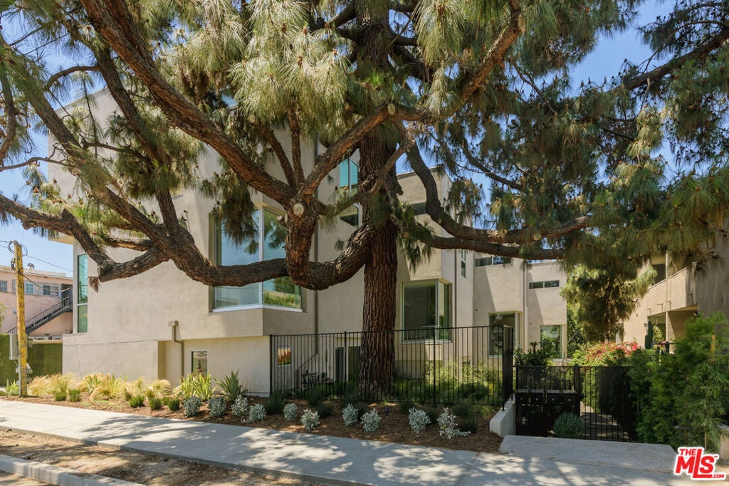 1125 Sanborn Avenue