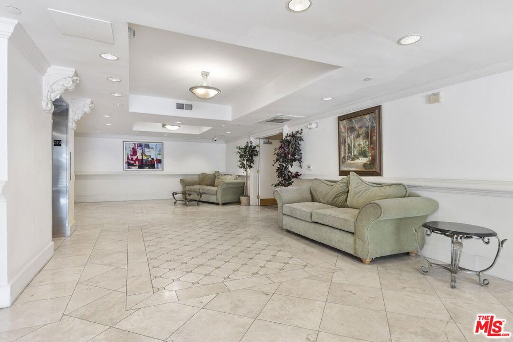 1450 S Beverly Drive 404