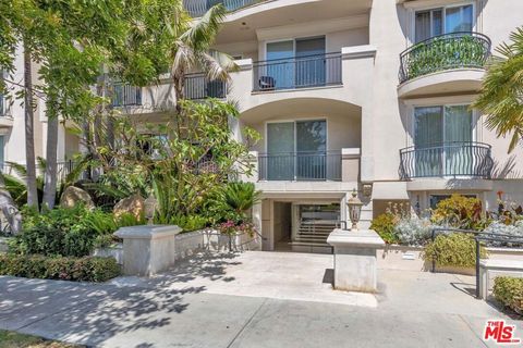Photo of 1450 S Beverly Drive #404, Los Angeles, CA 90035 (MLS # 26797567)