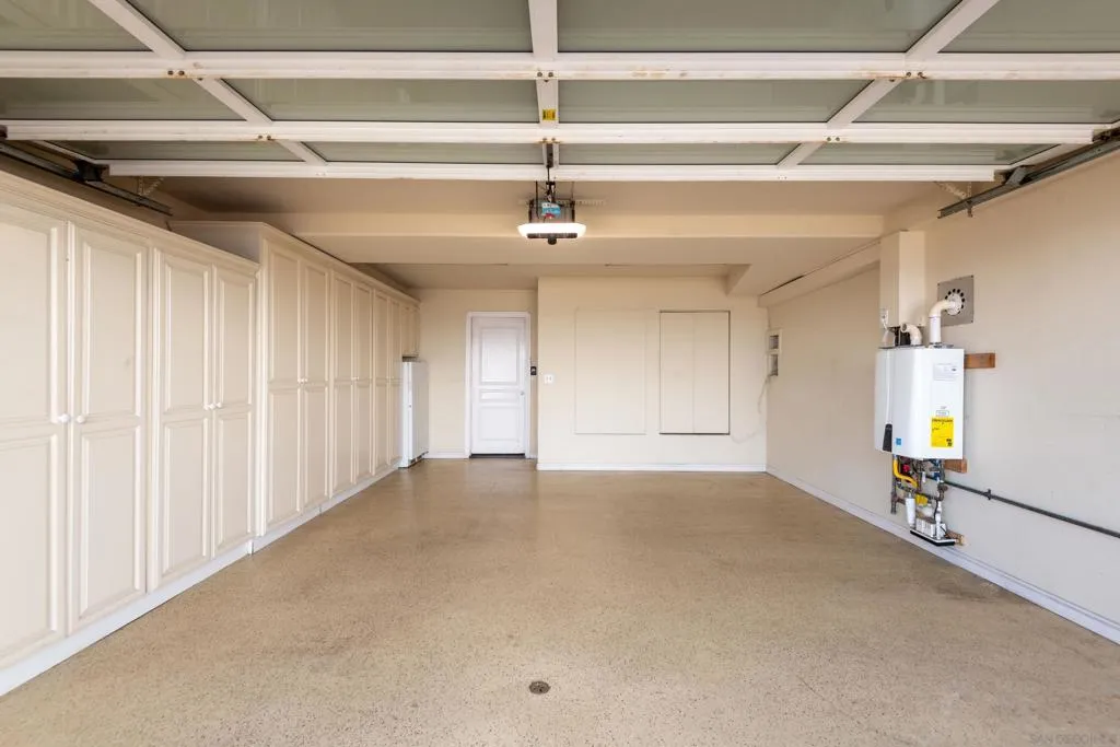 La Jolla, California 92037, United States, 4 Bedrooms Bedrooms, ,4 BathroomsBathrooms,Residential,Active,184610