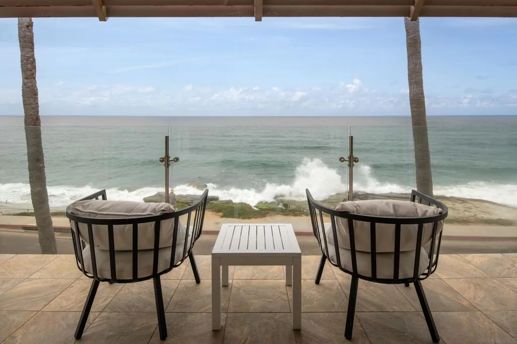 La Jolla, California 92037, United States, 4 Bedrooms Bedrooms, ,4 BathroomsBathrooms,Residential,Active,184610