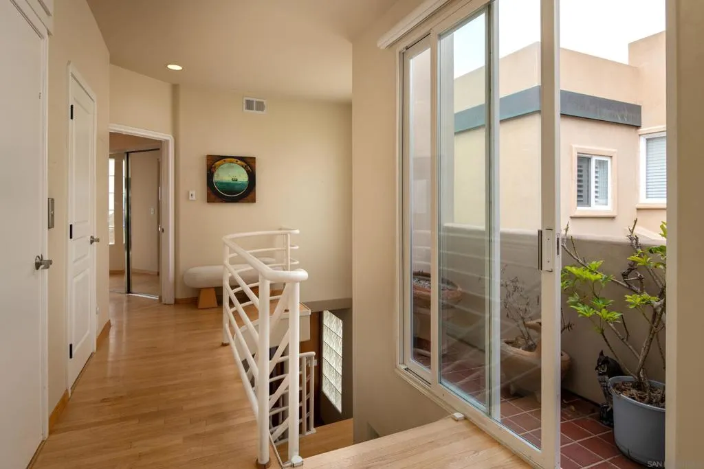 La Jolla, California 92037, United States, 4 Bedrooms Bedrooms, ,4 BathroomsBathrooms,Residential,Active,184610