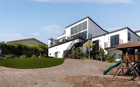 Tiny photo for 152 El Levante, San Clemente, CA 92672 (MLS # OC25113577)