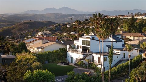 Tiny photo for 152 El Levante, San Clemente, CA 92672 (MLS # OC25113577)