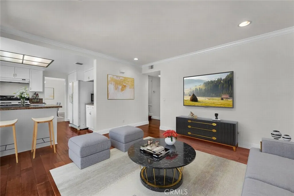 Oak Park, California 91377, United States, 3 Bedrooms Bedrooms, ,3 BathroomsBathrooms,Residential,Pending,179663