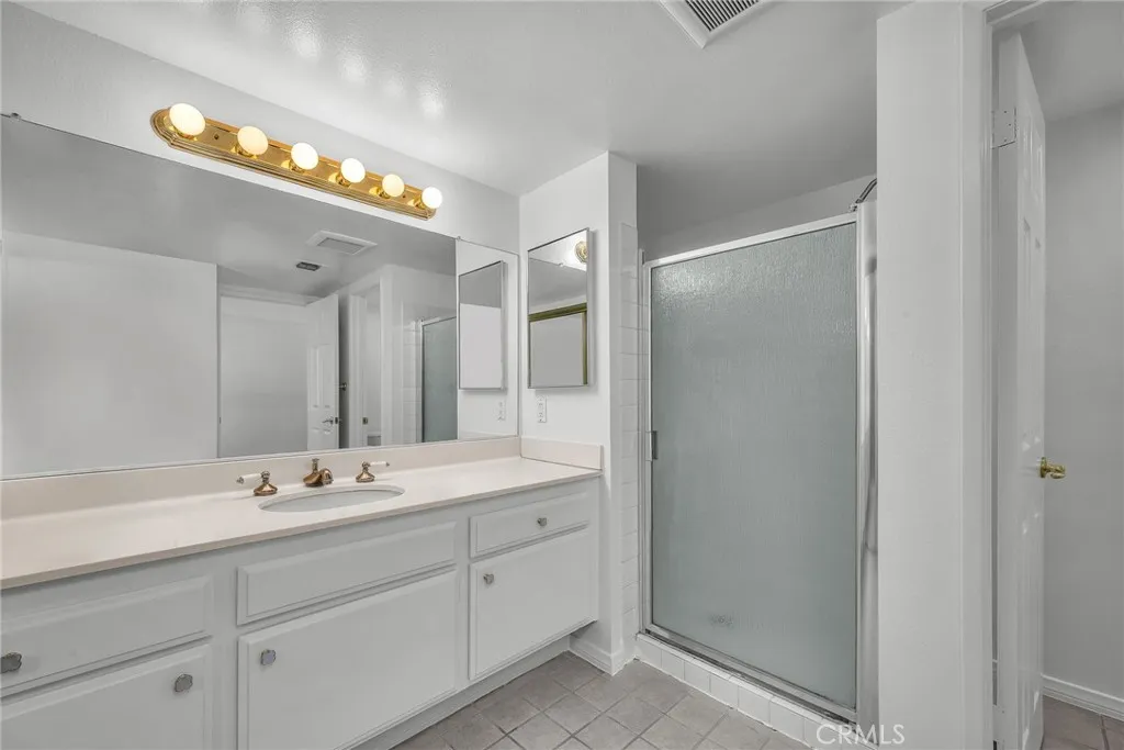 Oak Park, California 91377, United States, 3 Bedrooms Bedrooms, ,3 BathroomsBathrooms,Residential,Pending,179663