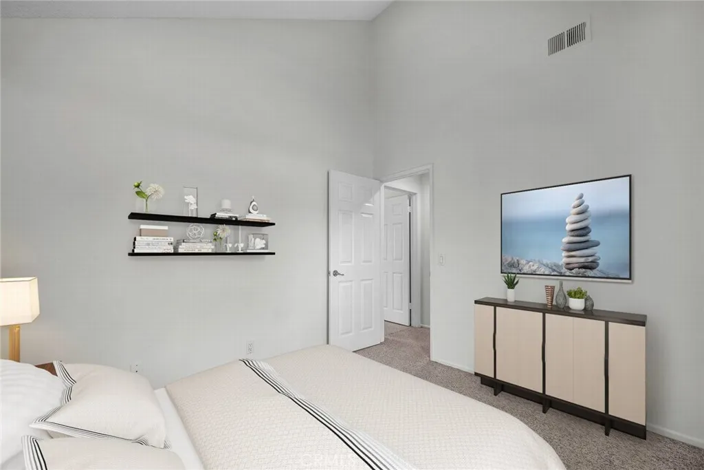 Oak Park, California 91377, United States, 3 Bedrooms Bedrooms, ,3 BathroomsBathrooms,Residential,Pending,179663