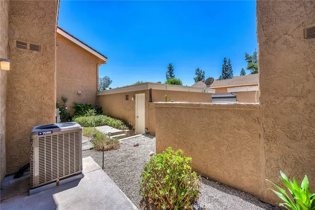 Oak Park, California 91377, United States, 3 Bedrooms Bedrooms, ,3 BathroomsBathrooms,Residential,Pending,179663