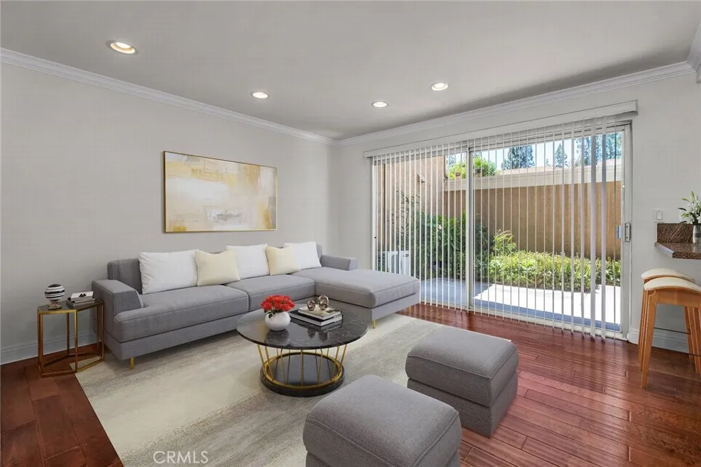 Oak Park, California 91377, United States, 3 Bedrooms Bedrooms, ,3 BathroomsBathrooms,Residential,Pending,179663