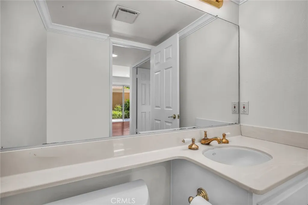 Oak Park, California 91377, United States, 3 Bedrooms Bedrooms, ,3 BathroomsBathrooms,Residential,Pending,179663