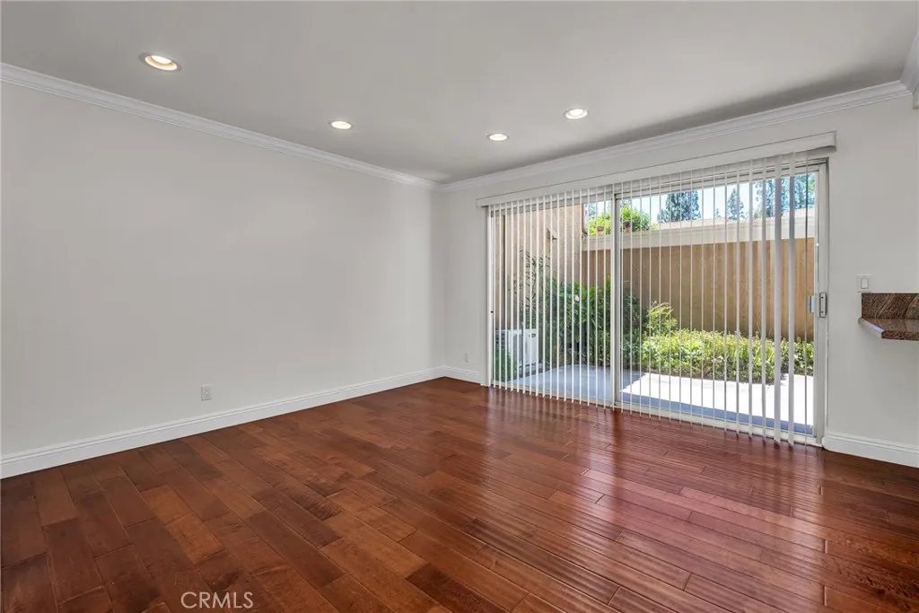 Oak Park, California 91377, United States, 3 Bedrooms Bedrooms, ,3 BathroomsBathrooms,Residential,Pending,179663