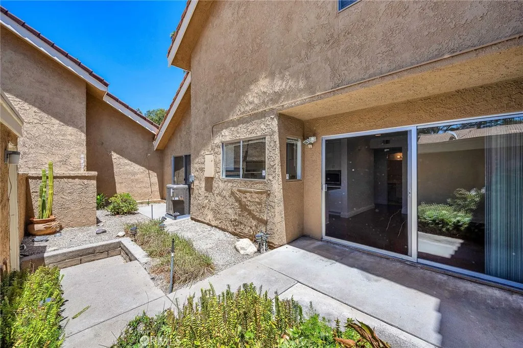 Oak Park, California 91377, United States, 3 Bedrooms Bedrooms, ,3 BathroomsBathrooms,Residential,Pending,179663