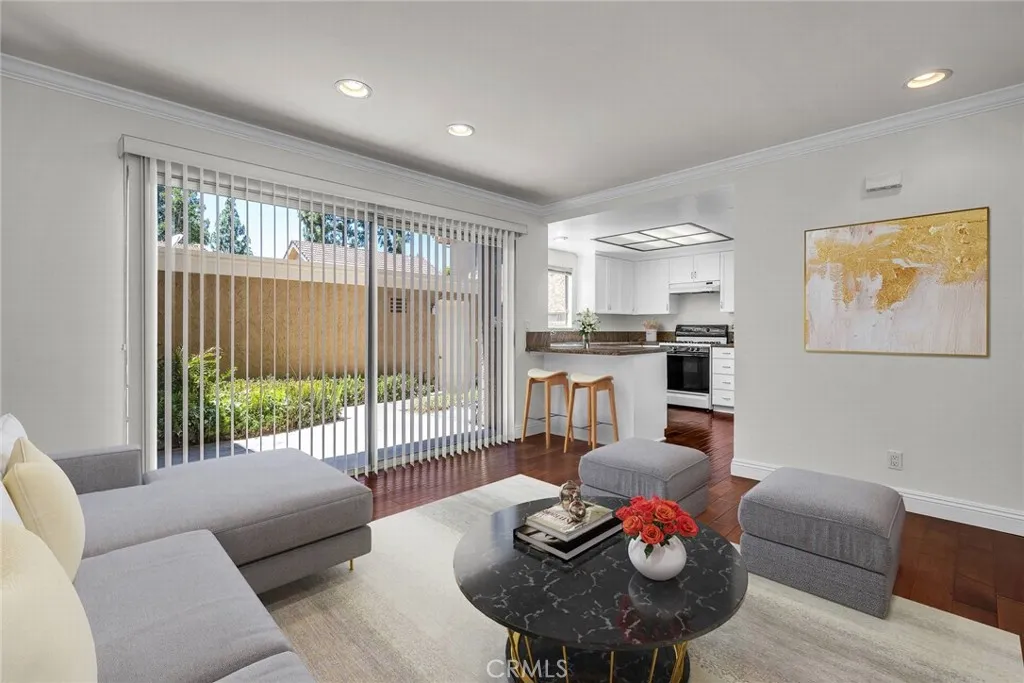 Oak Park, California 91377, United States, 3 Bedrooms Bedrooms, ,3 BathroomsBathrooms,Residential,Pending,179663