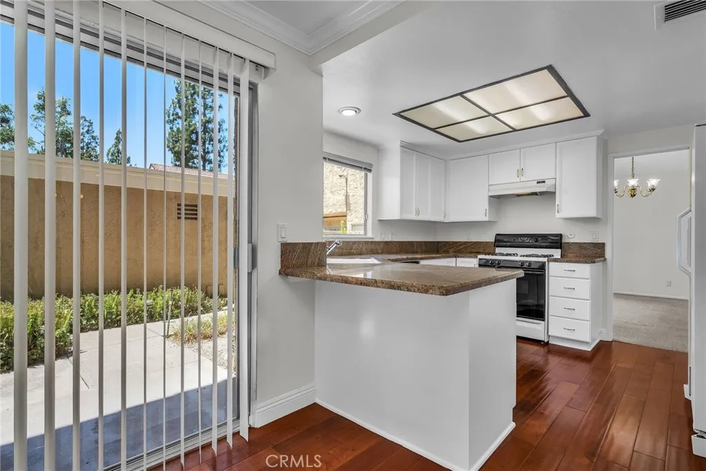 Oak Park, California 91377, United States, 3 Bedrooms Bedrooms, ,3 BathroomsBathrooms,Residential,Pending,179663