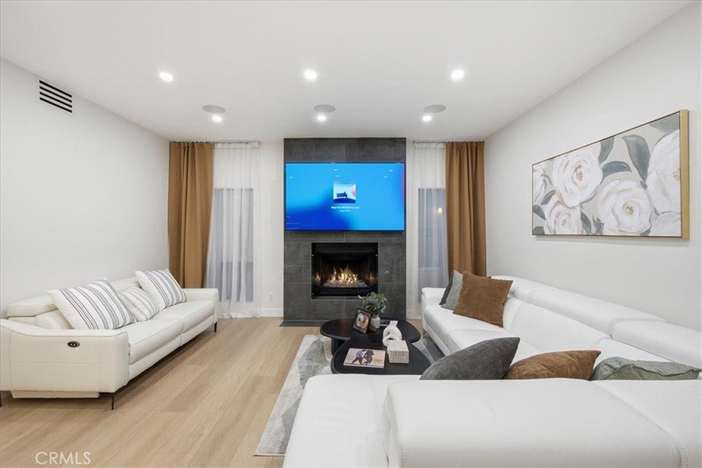1734 N Verdugo 10