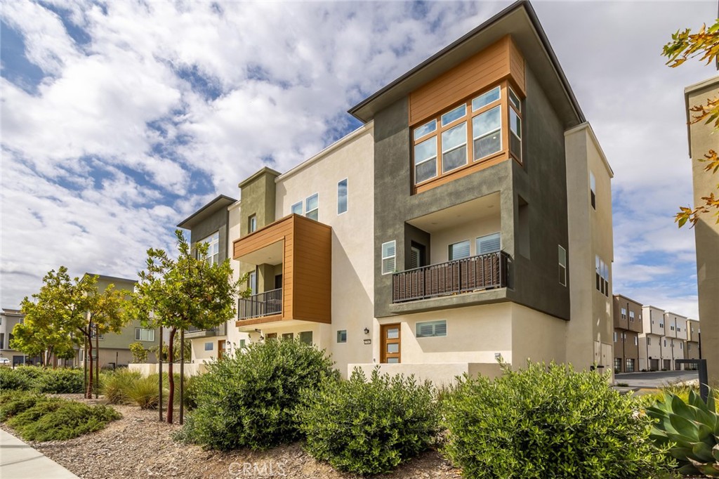 27562 Sparrow Court