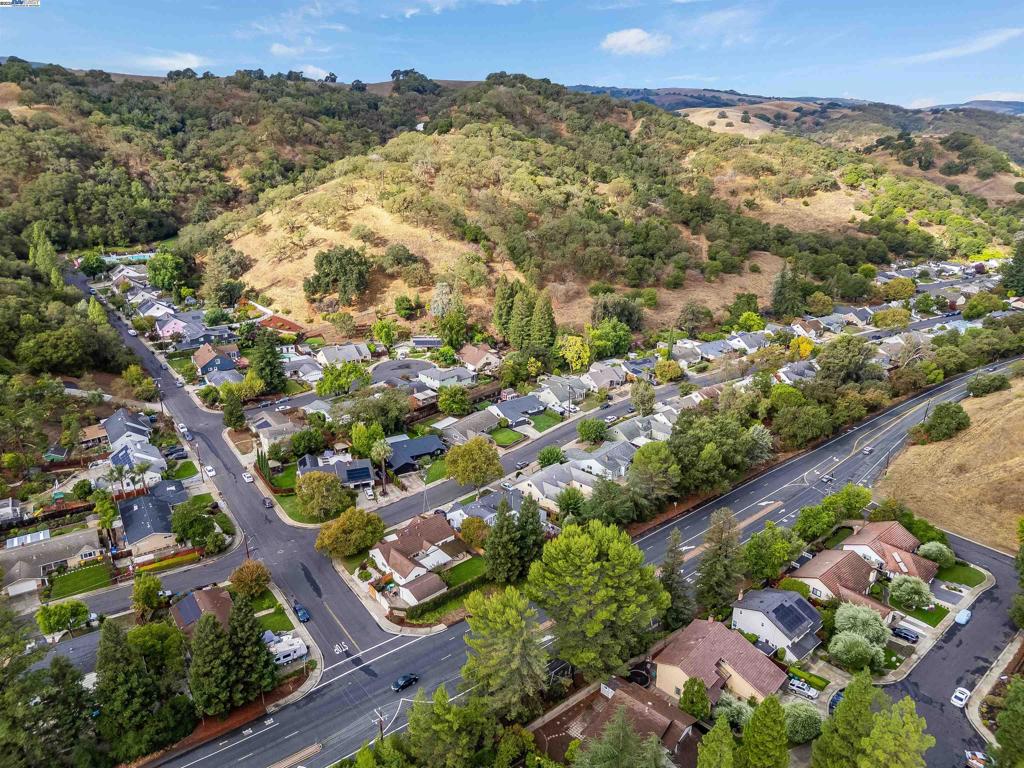FOREST HILLS - Residential
