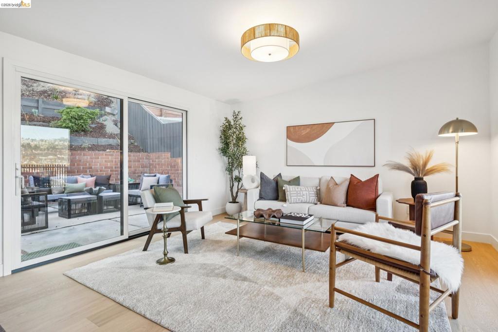 953 Hillside Ave