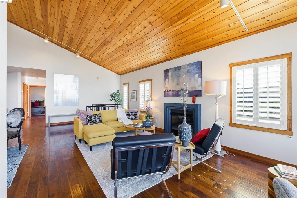 8440 8440 Terrace Dr