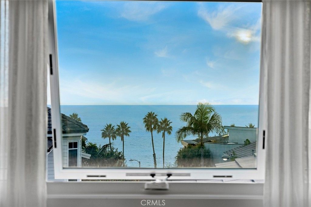 Photo of 45 Emerald Bay, Laguna Beach, CA 92651 (MLS # LG25262747)