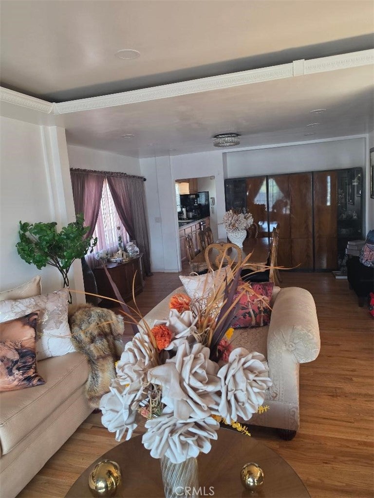 1117 E 65th