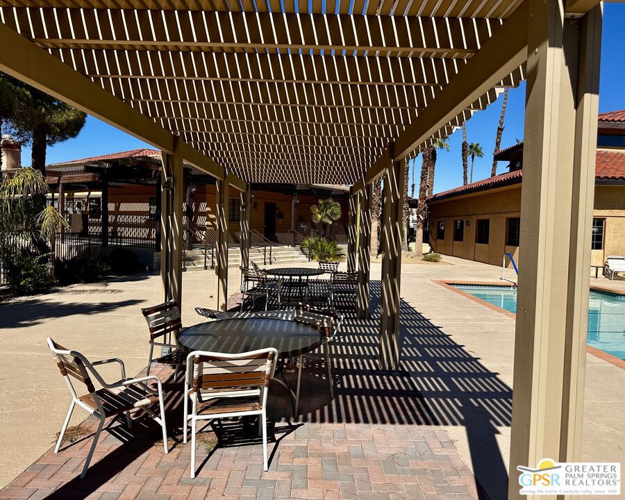 Desert Shadows Rv Re - Manufactured In Park