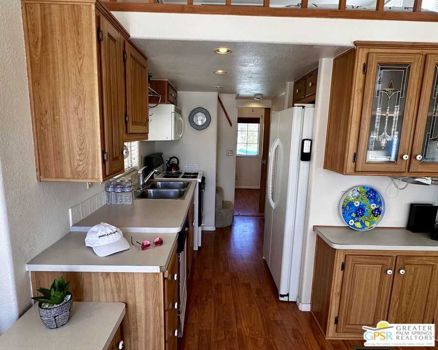 Desert Shadows Rv Re - Manufactured In Park