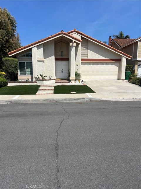 17 Kara E Irvine CA 92620