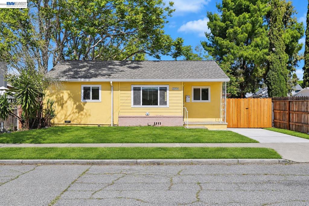 2056 Elm St