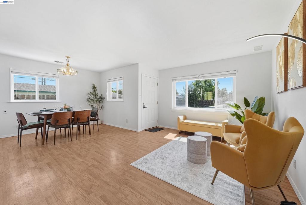 2056 Elm St