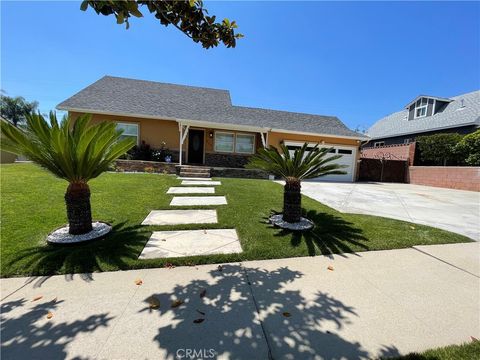 Photo of 737 N Garsden AVE, Covina, CA 91724 (MLS # CV26102248)