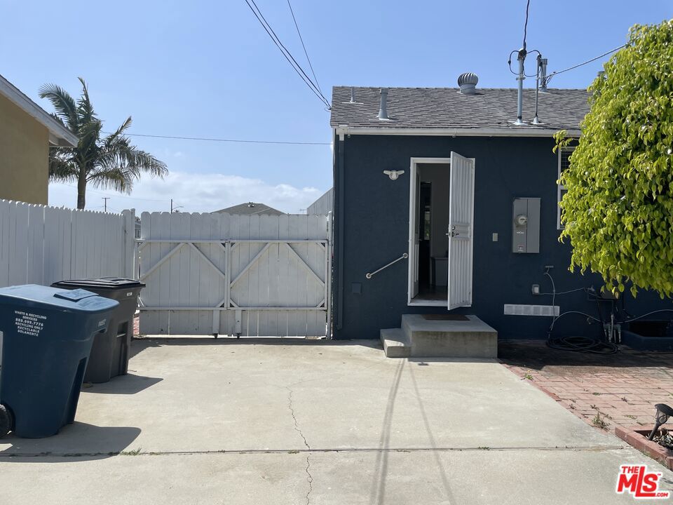 2535 W 144th Street