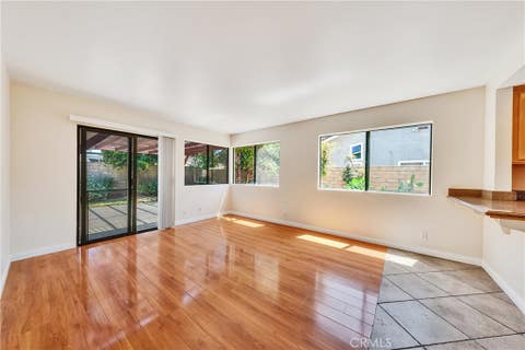 Tiny photo for 156 Appletree AVE, Camarillo, CA 93012 (MLS # SR26102077)
