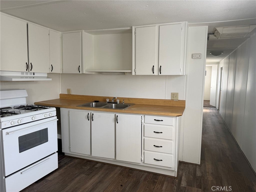 22601 Bear Valley Road 35