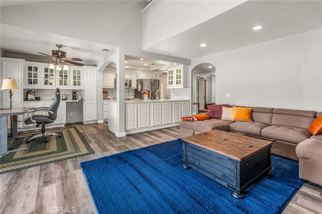 23681 Country Villa