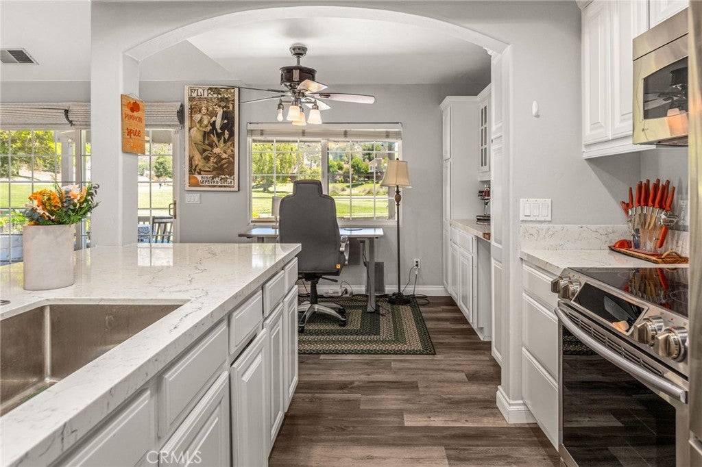 23681 Country Villa